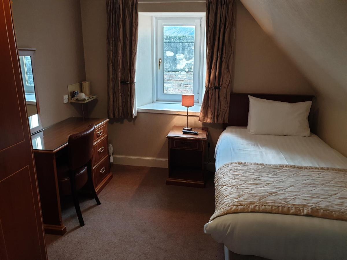 Commercial Hotel Alness Luaran gambar