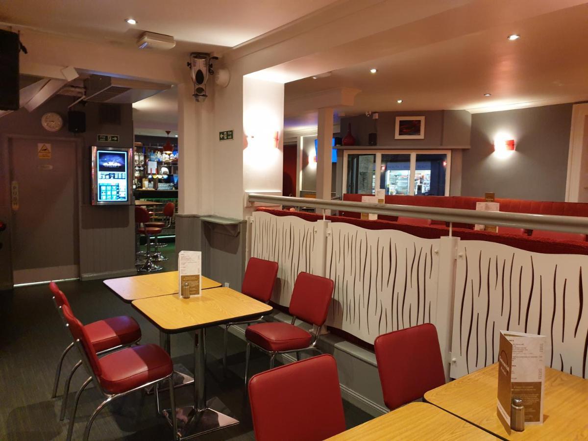 Commercial Hotel Alness Luaran gambar